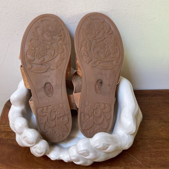 Sofft Brown Leather Cross-Strap Sandals - Picture 9 of 10